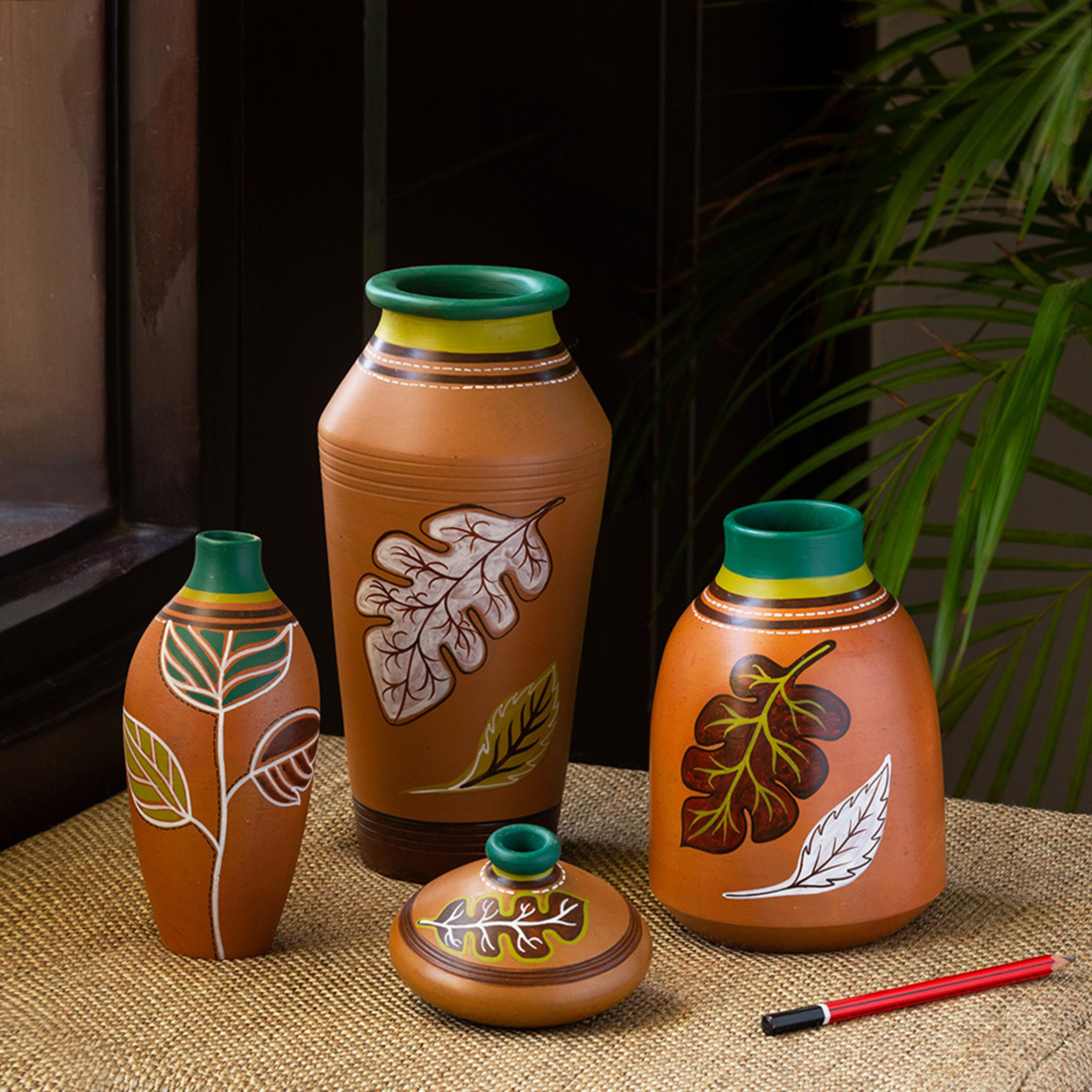 Set Of 4 Vase - Handpainted Leaf (Teracotta)
