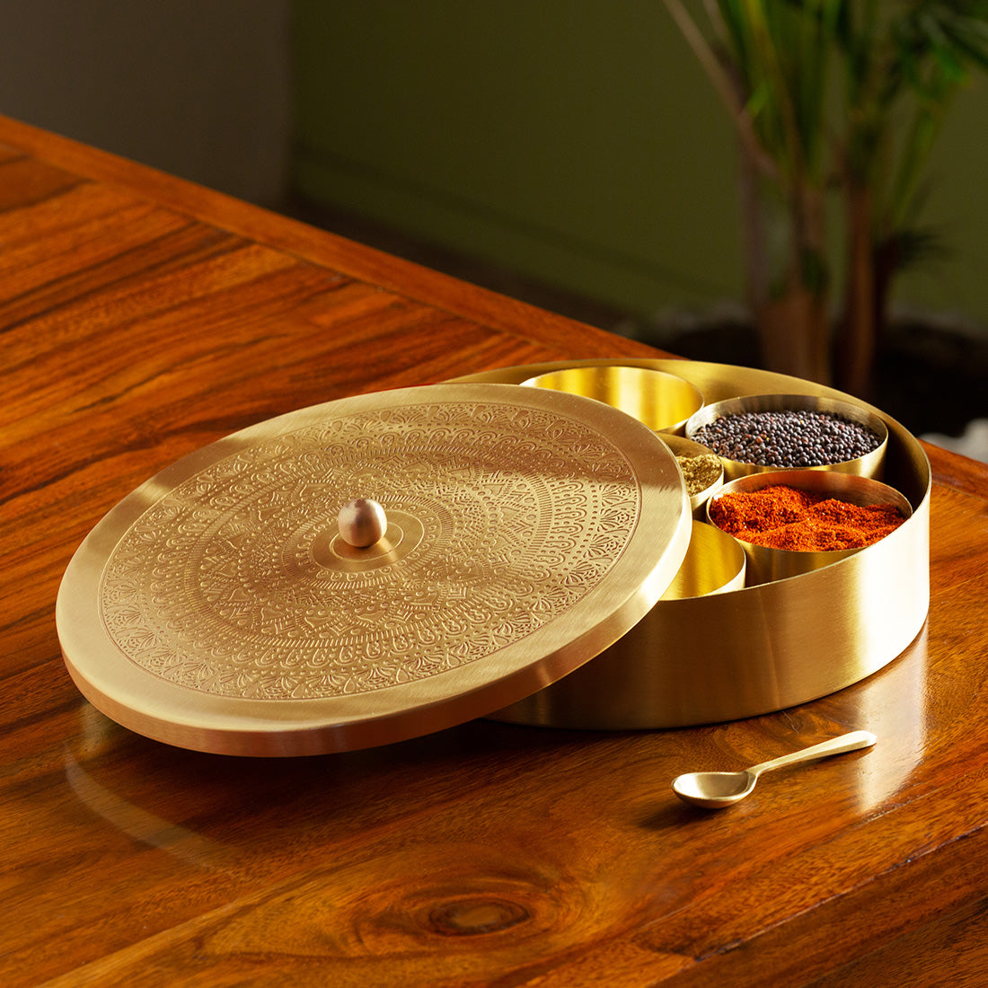 Spice Box - Mandala Essence in Brass with Spoon (7 Containers)